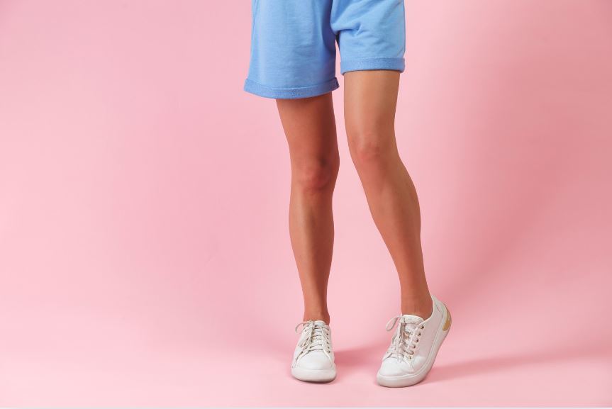 足が短すぎる 女
